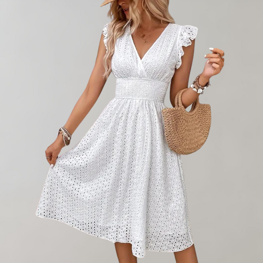 Robe d'été blanche à volants – fraîcheur romantique et élégance en toute simplicité