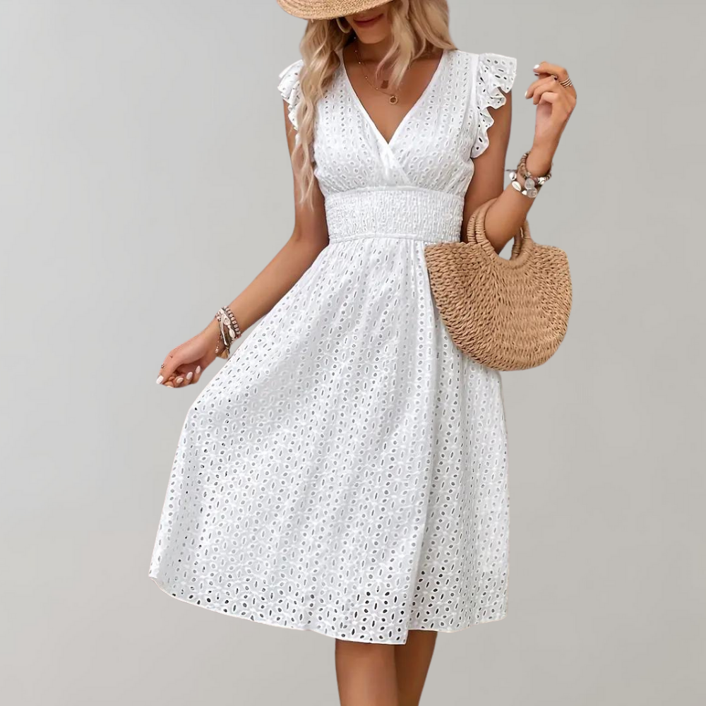 Robe d'été blanche à volants – fraîcheur romantique et élégance en toute simplicité