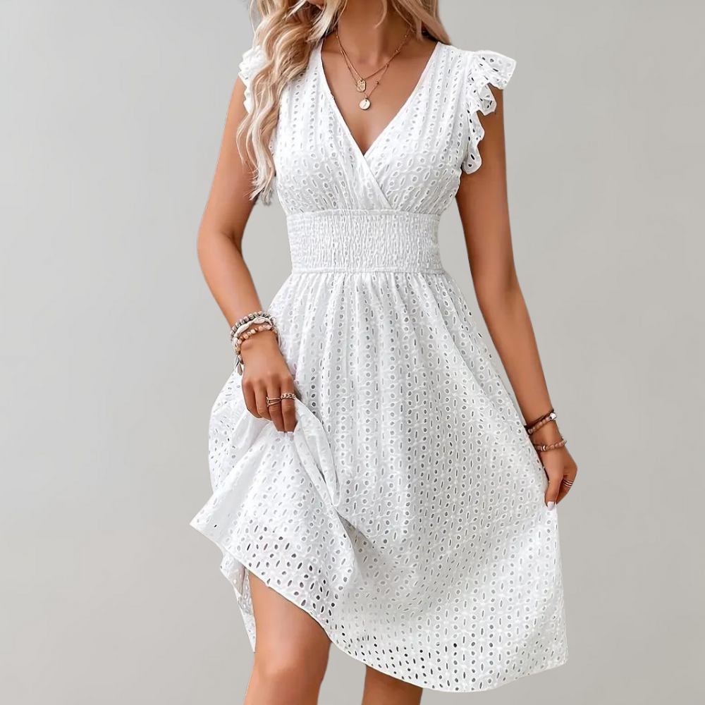 Robe d'été blanche à volants – fraîcheur romantique et élégance en toute simplicité