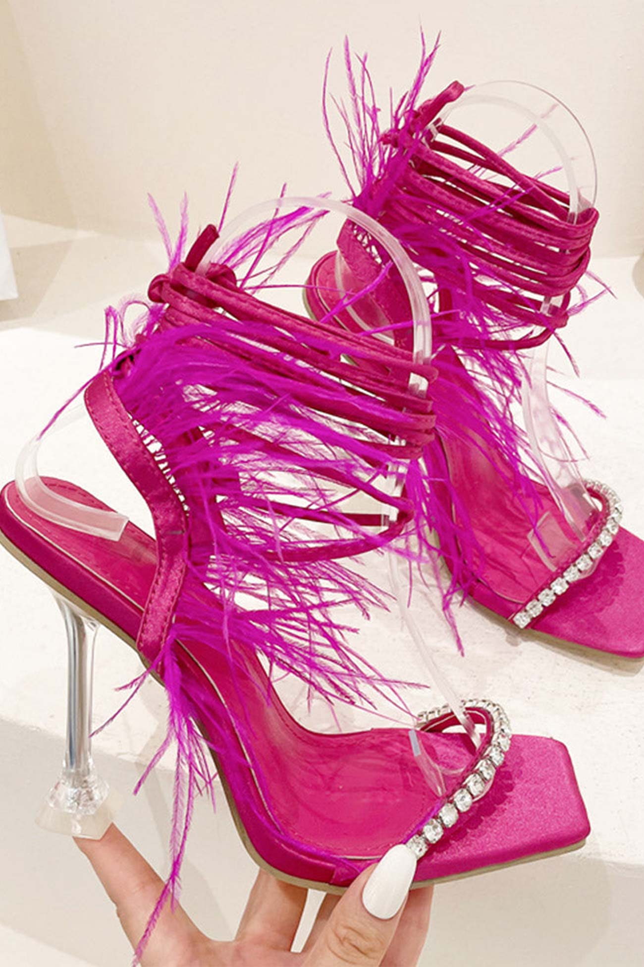 Isaure – Sandales à Talons Hauts avec Plumes, Strass et Lacets