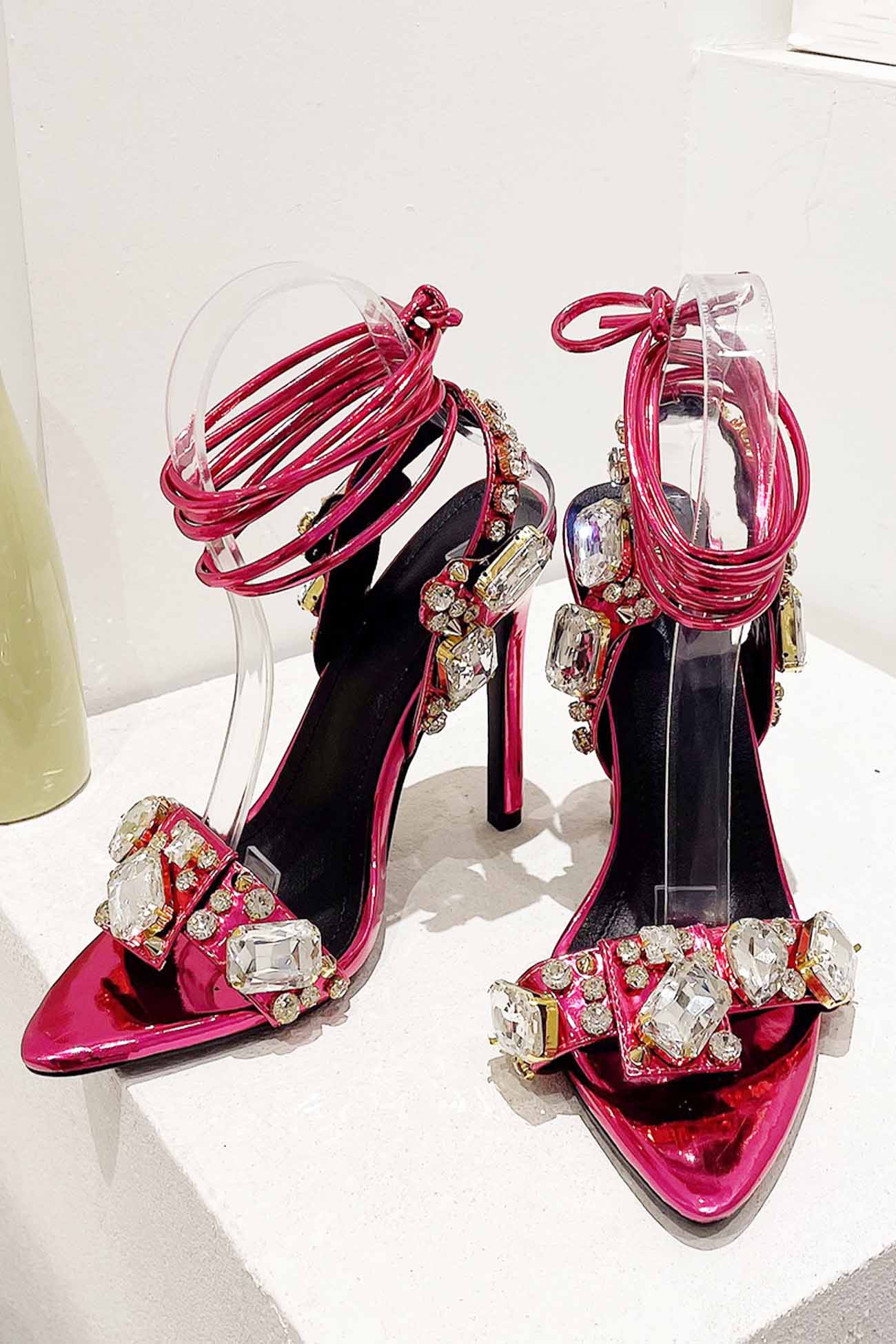 Mélya – Sandales à Talons Aiguille avec Lacets et Strass