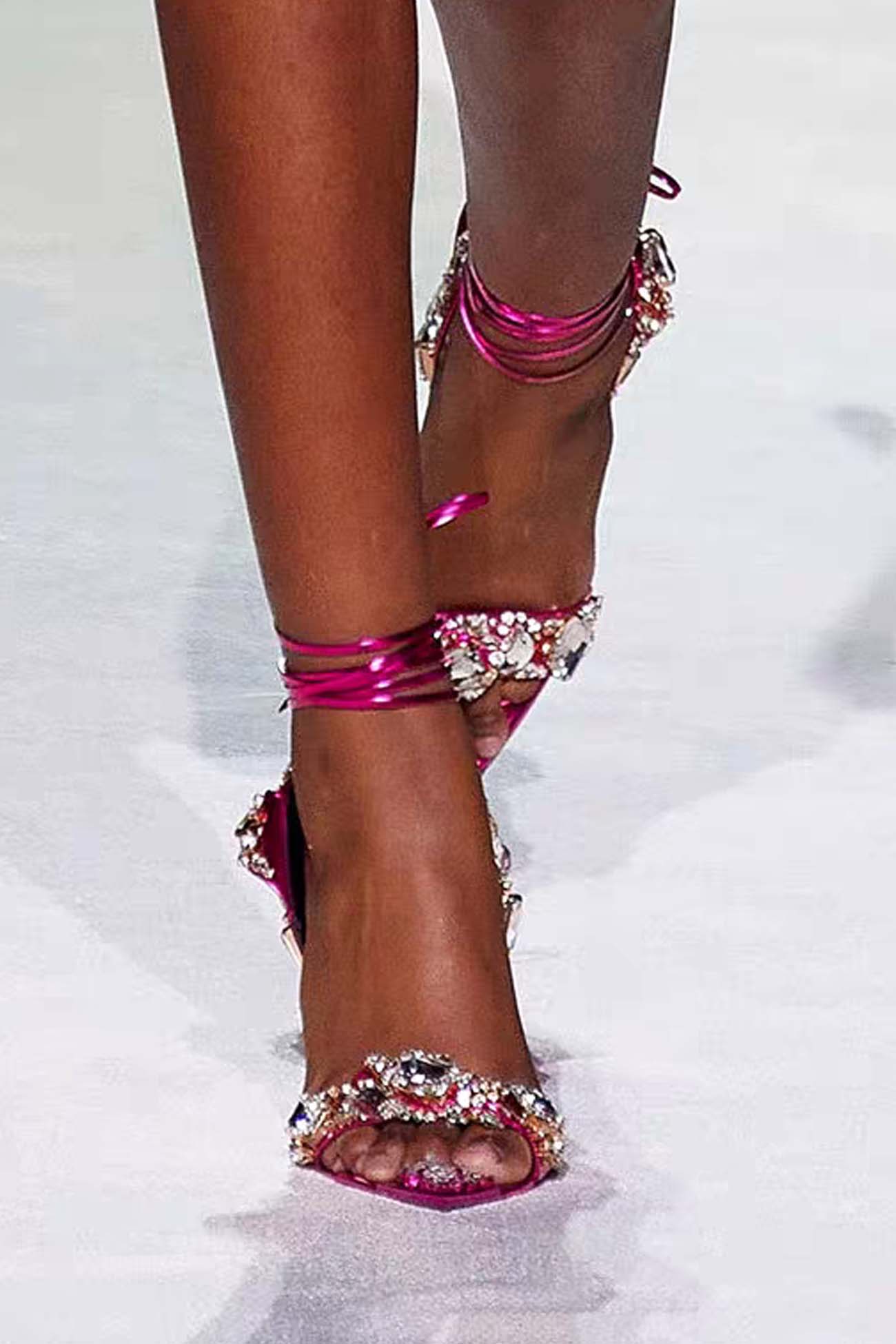 Mélya – Sandales à Talons Aiguille avec Lacets et Strass