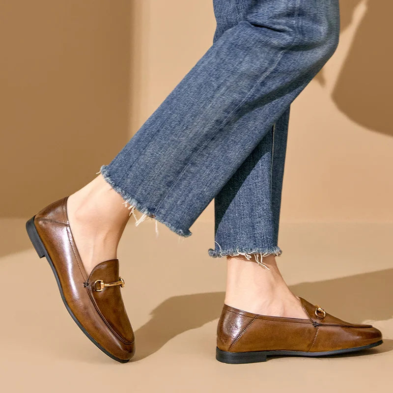 Mocassins femme à bout rond et mors métallique 1