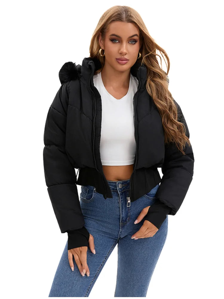 Maëlle – Veste femme hiver courte avec capuche et col en fausse fourrure