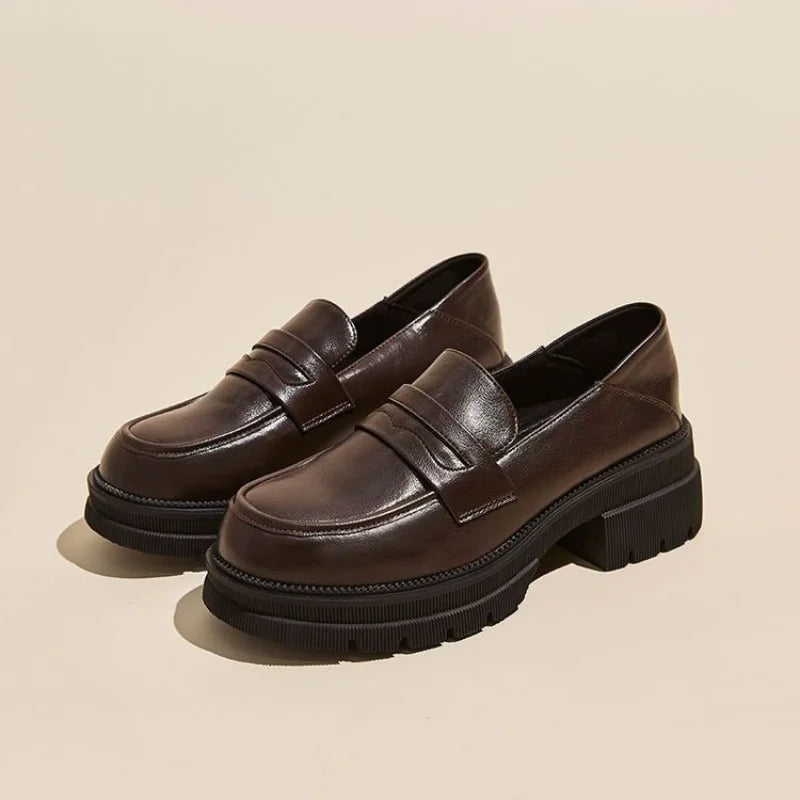 Mocassins femme à bride, plateforme crantée et talon bloc 1