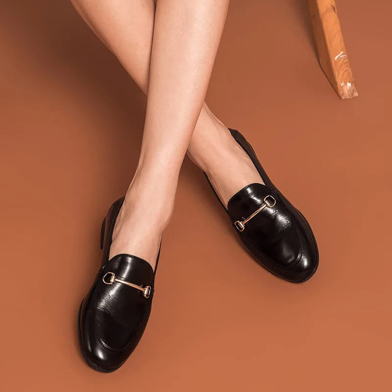 Mocassins femme à bout rond et mors métallique 2
