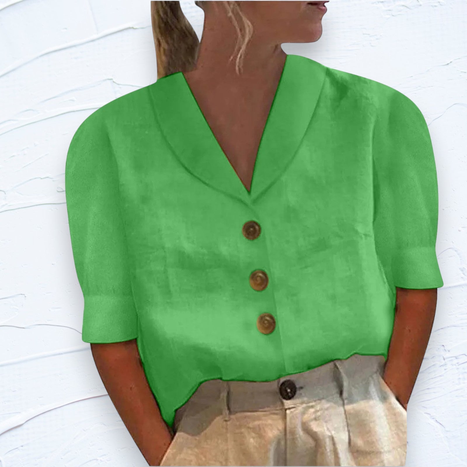 Blouse en coton et lin à col cache-cœur – élégance sobre et confort estival
