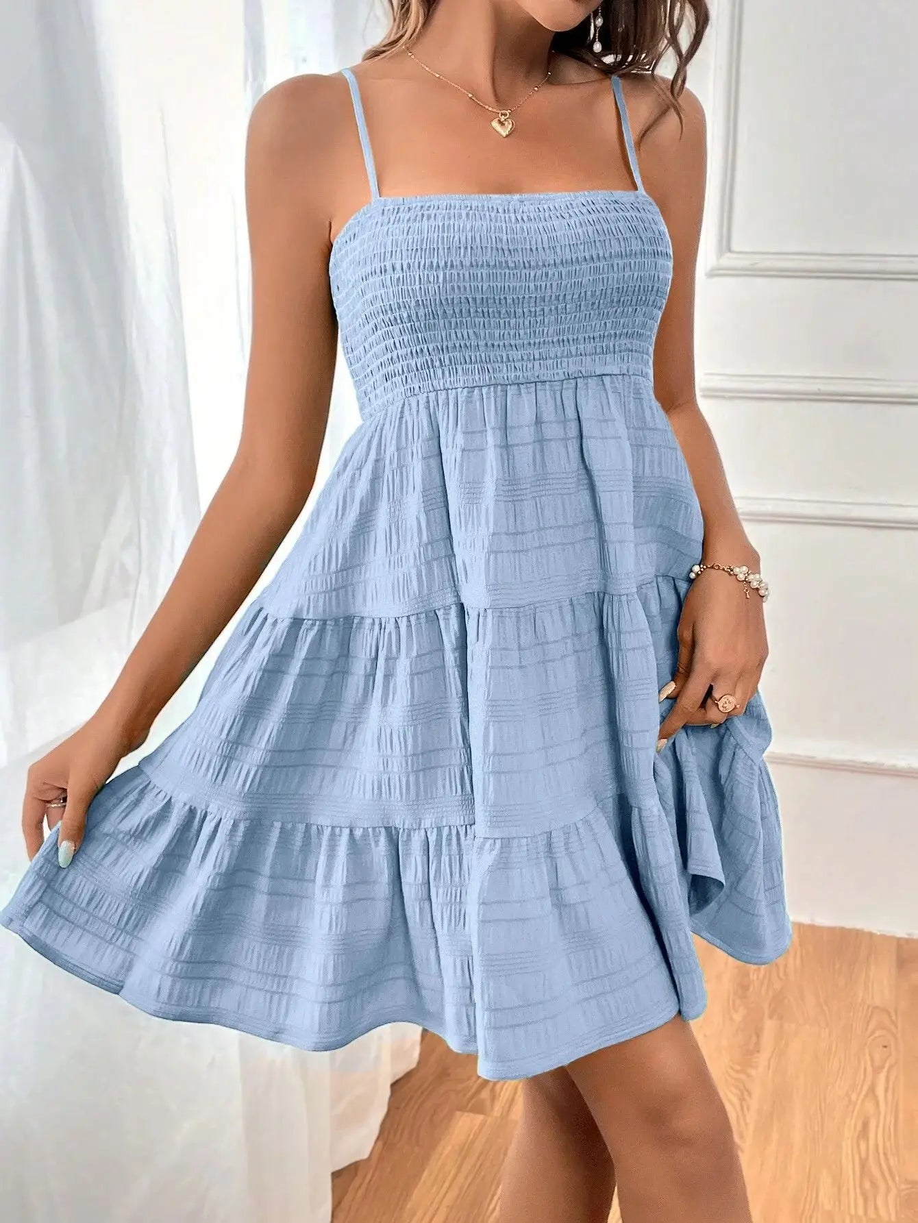 Anaïs – Robe bustier courte à volants et fines bretelles