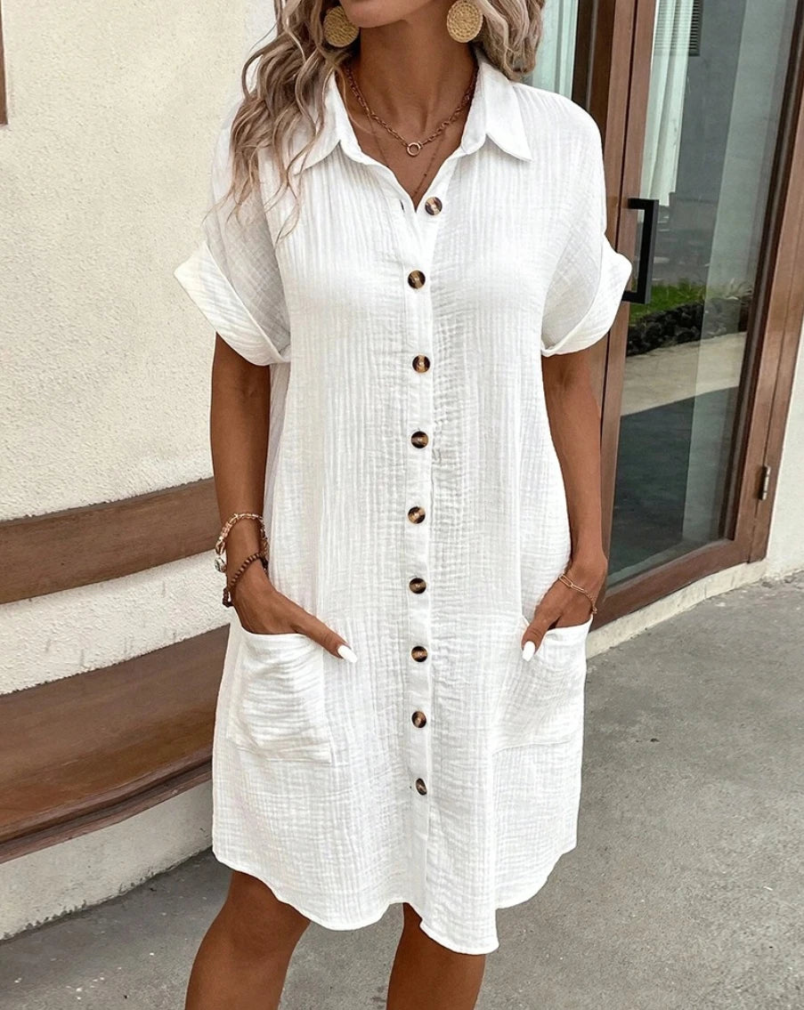 Adèle – Robe courte à col V et manches trois-quarts