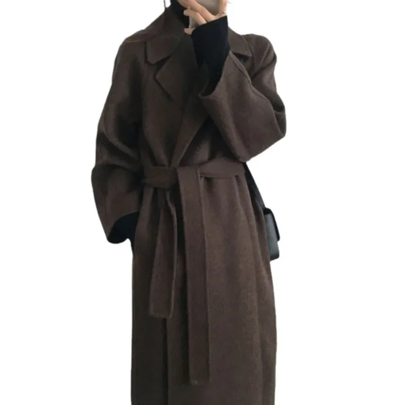 Adèle – Manteau femme long ceinturé