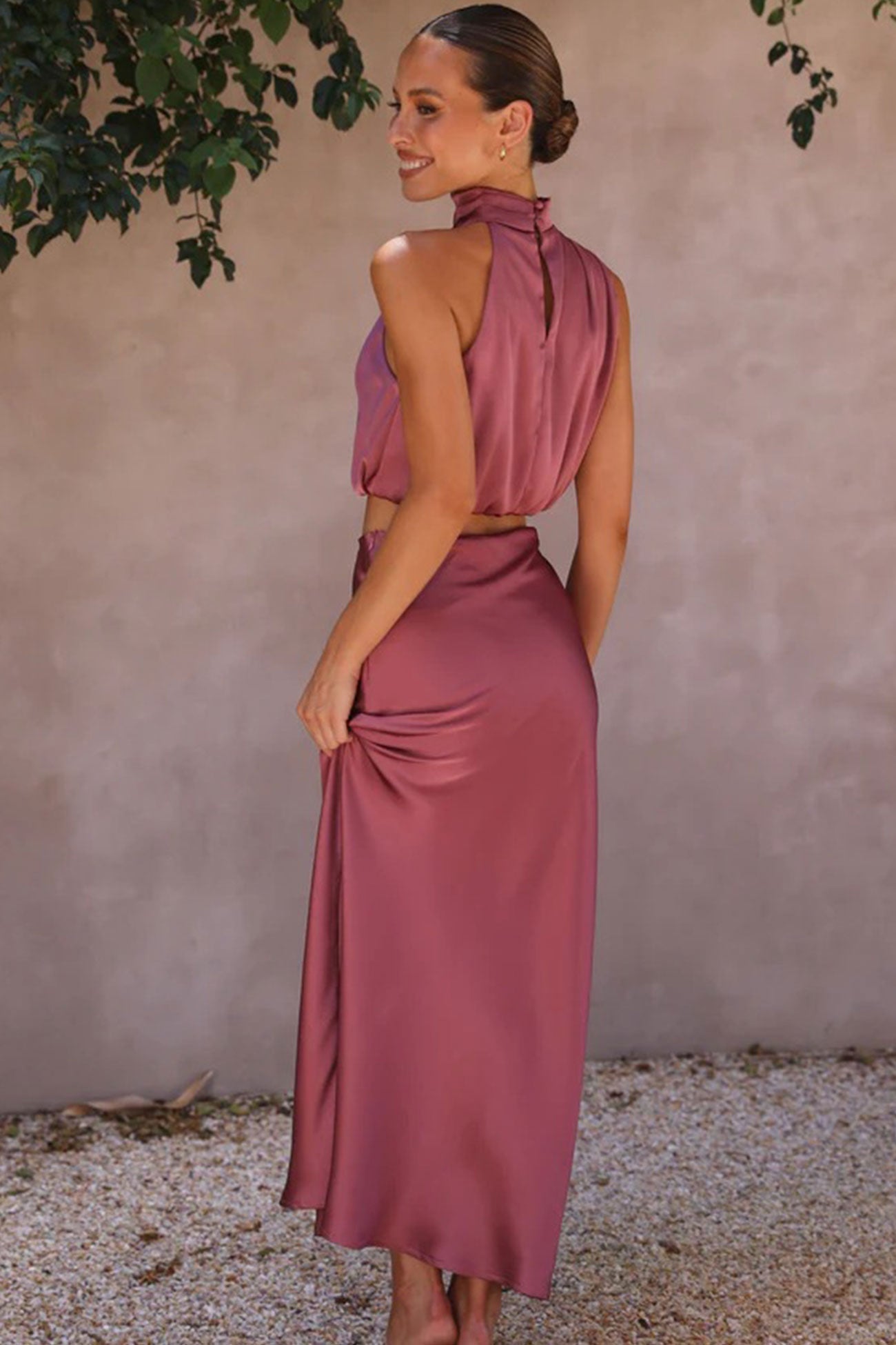 Clarisse – Ensemble Satiné Élégant avec Crop Top et Jupe Midi