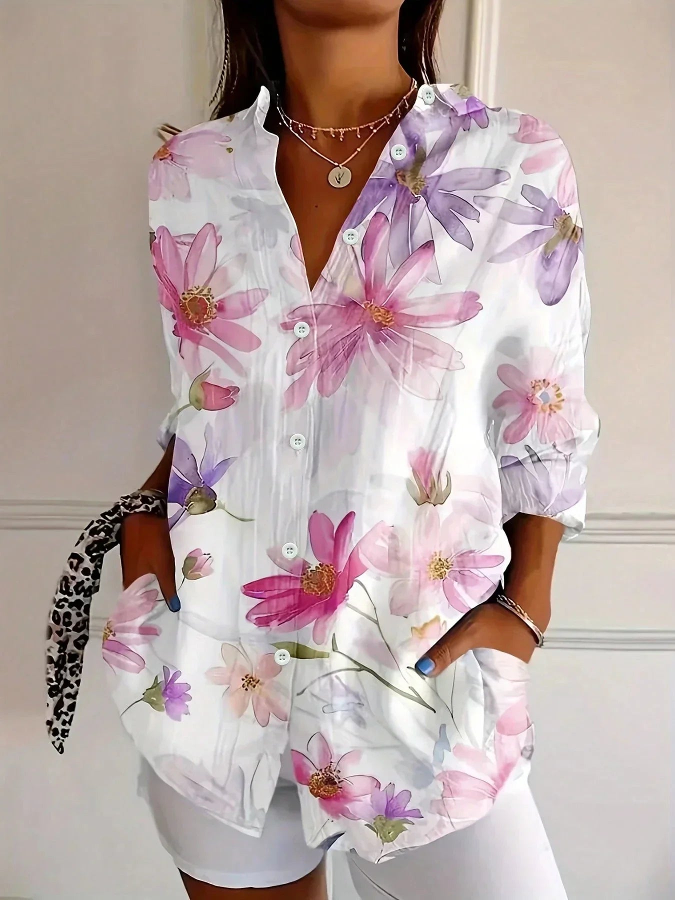 Marceline – Blouse à imprimé abstrait boutonnée devant femme
