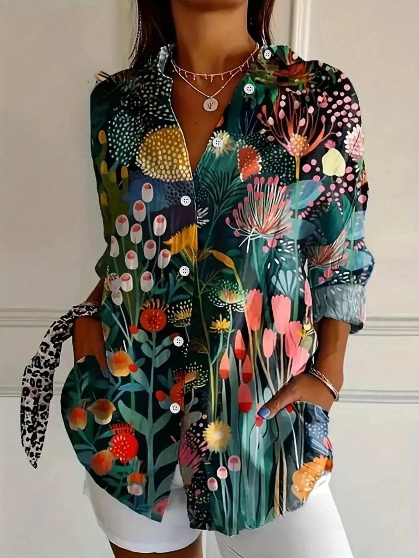 Marceline – Blouse à imprimé abstrait boutonnée devant femme