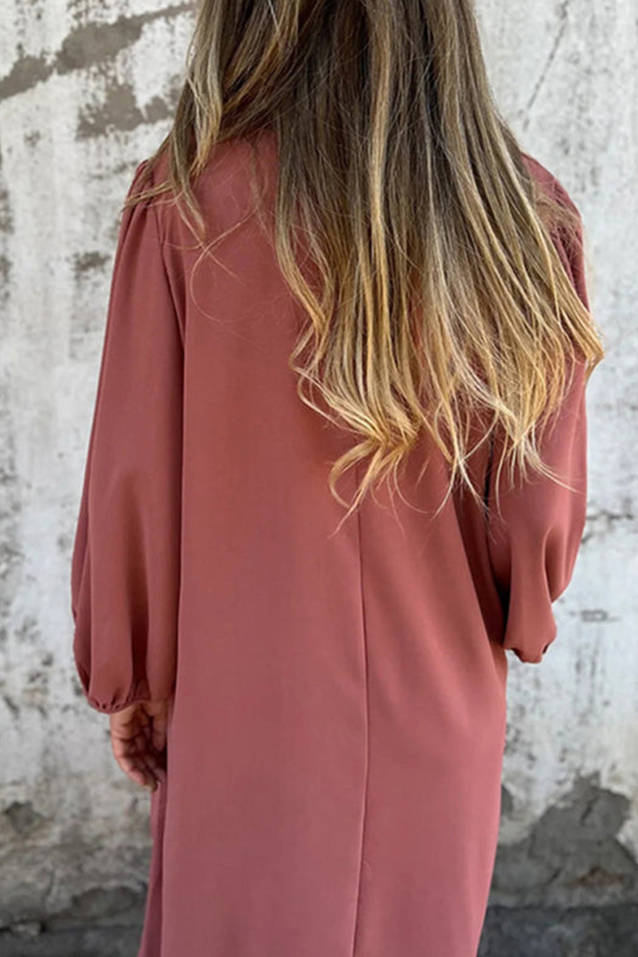 Elena – Robe Maxi à Col V et Manches Lanternes