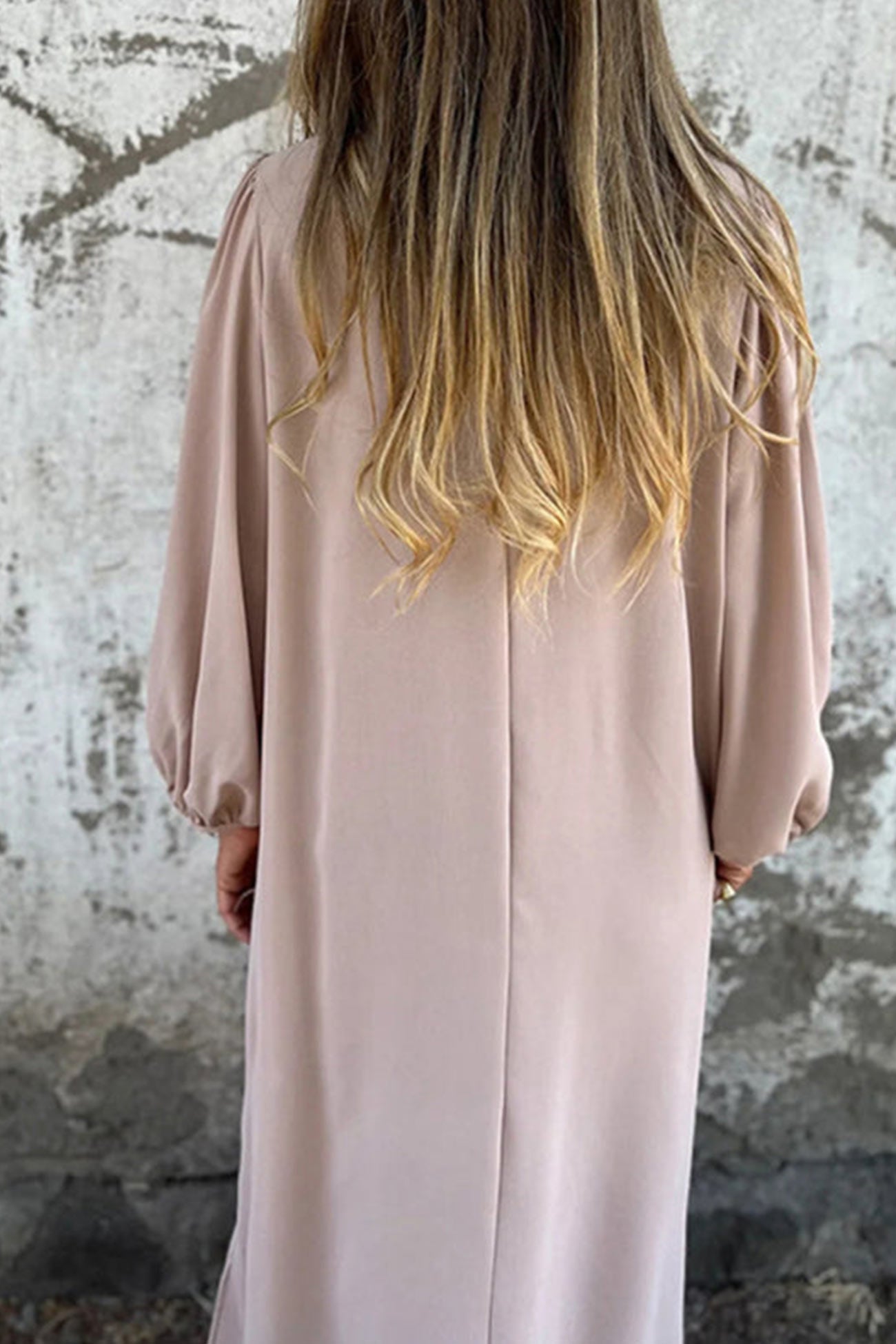 Elena – Robe Maxi à Col V et Manches Lanternes