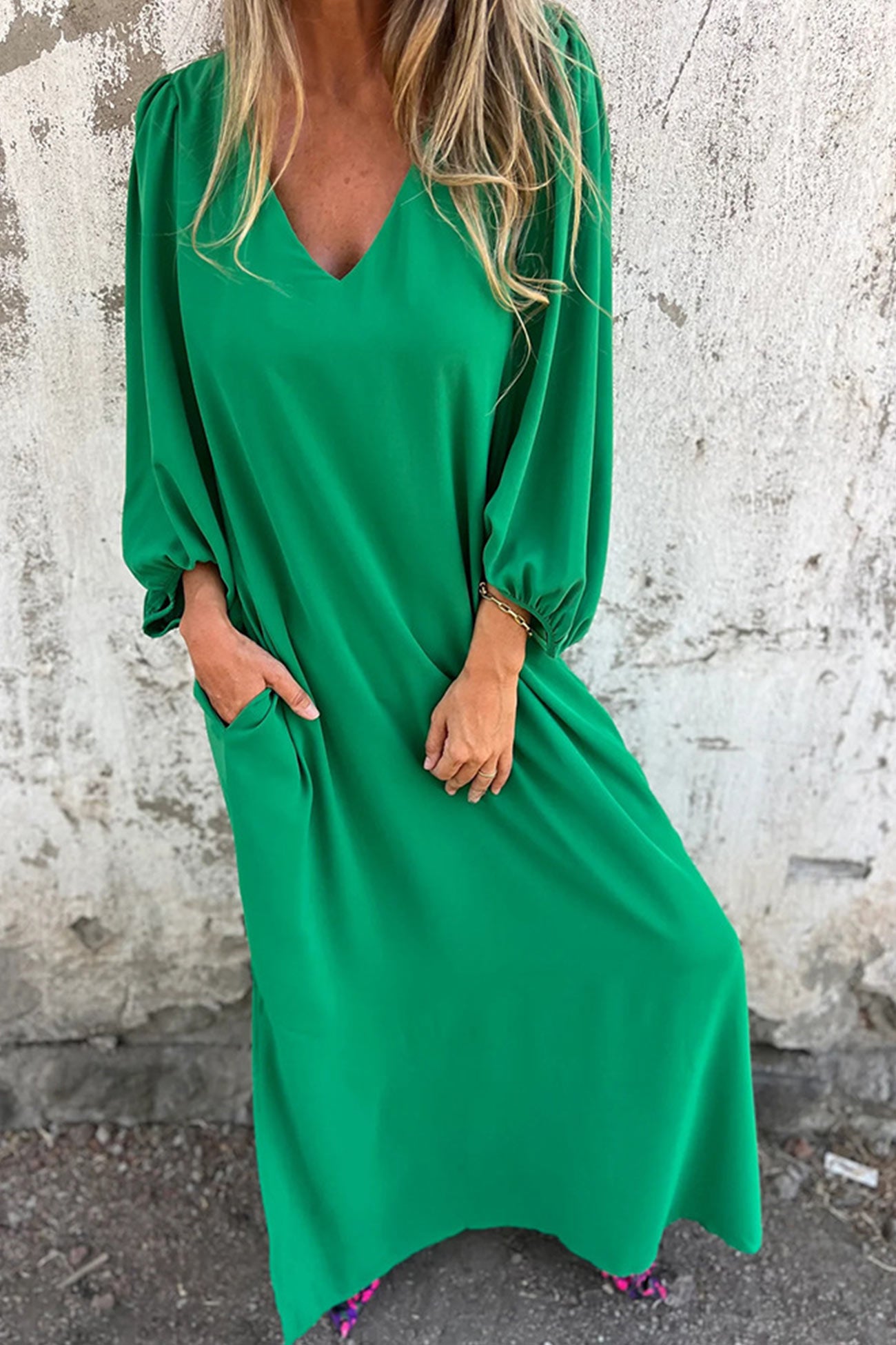 Elena – Robe Maxi à Col V et Manches Lanternes