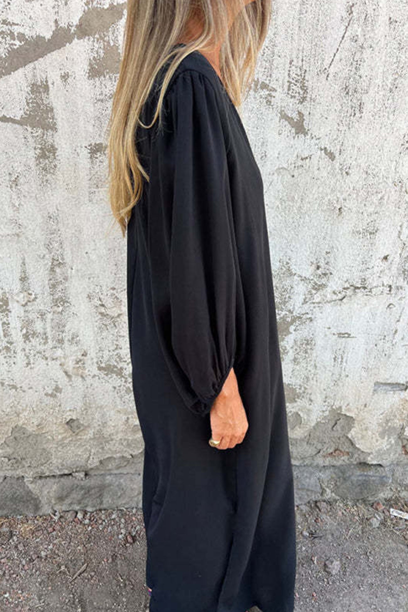 Elena – Robe Maxi à Col V et Manches Lanternes
