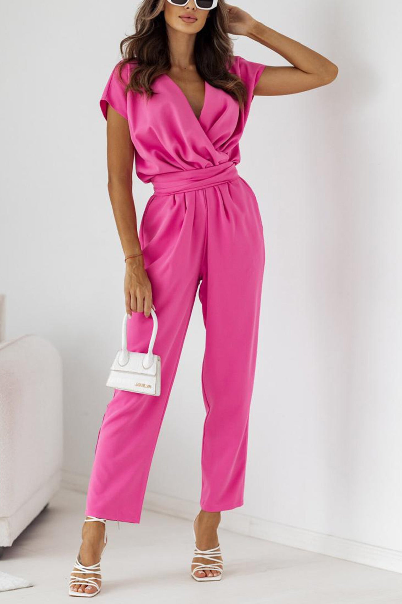 Nina – Combinaison Taille Haute avec Ceinture et Décolleté en V