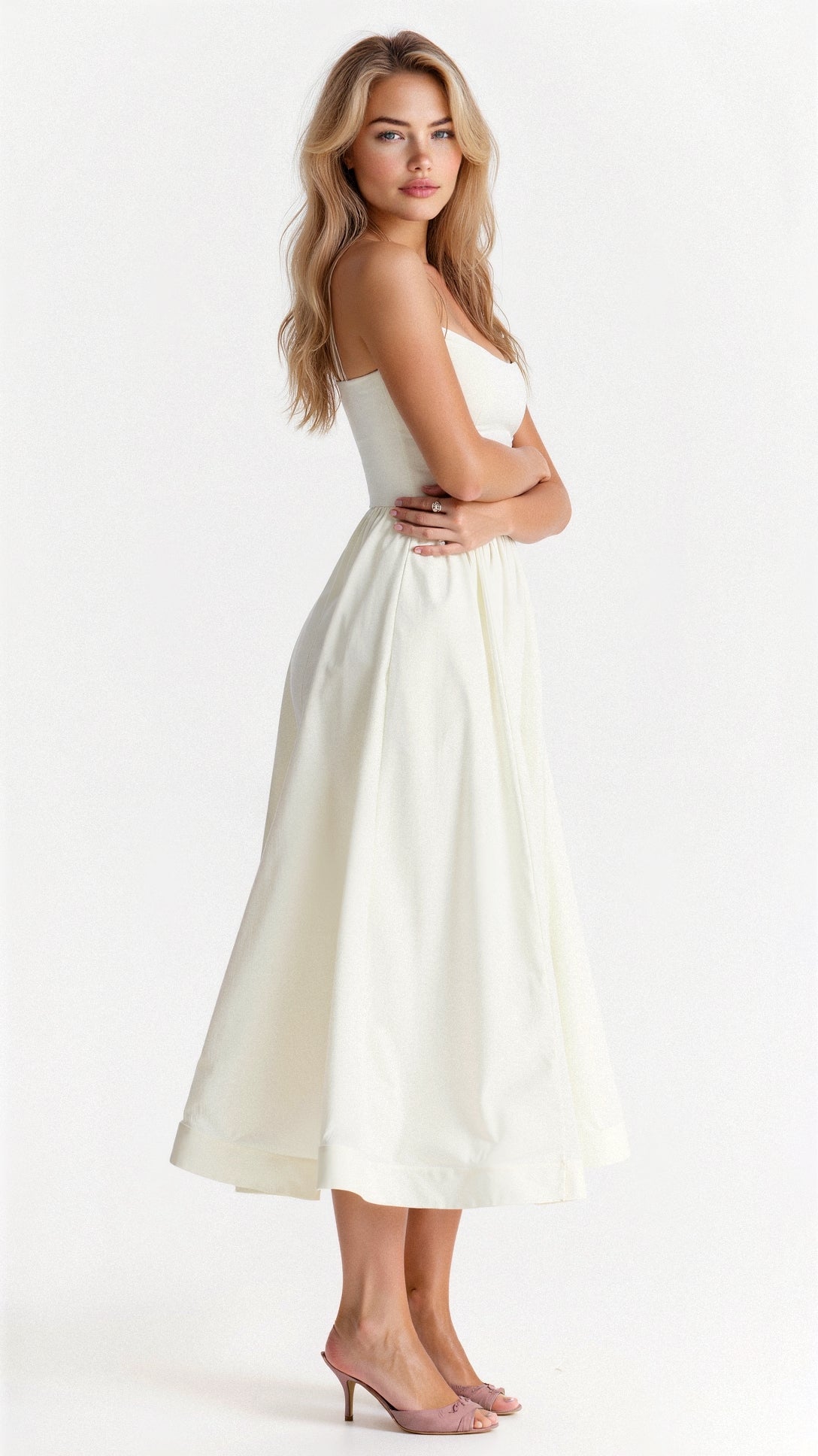 Léonie – Robe midi à bretelles fines et corsage ajusté femme