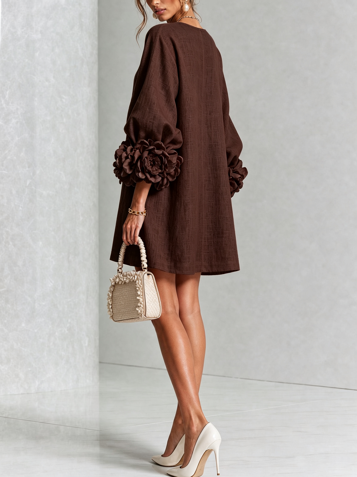 Robe élégante trapèze courte boutonnée à manches bouffantes