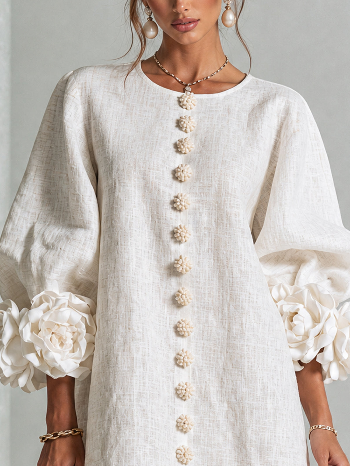Robe élégante trapèze courte boutonnée à manches bouffantes