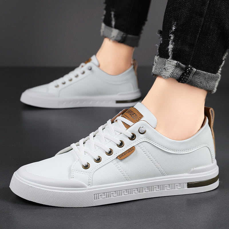Baskets homme bicolores à lacets coupe basse 5