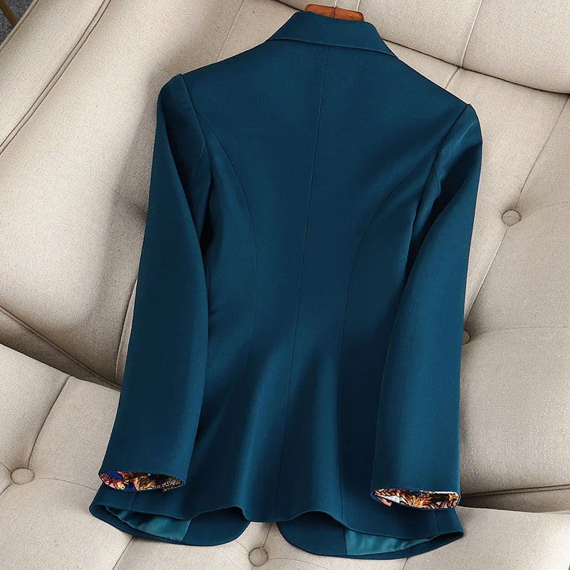 Blazer femme léger en coton et polyester à simple boutonnage et col à revers 6