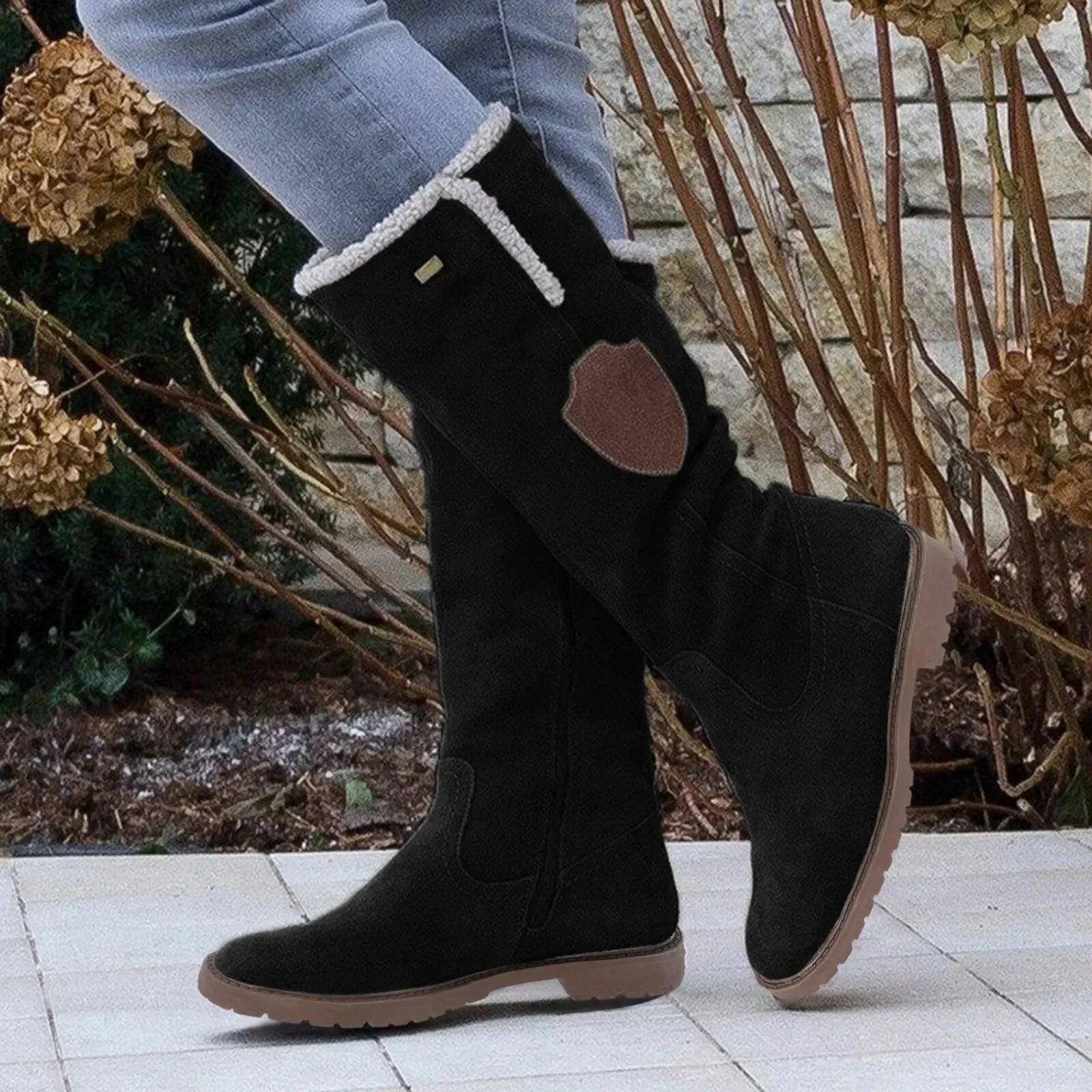 Bottes hautes femme fourrées aspect daim à zip latéral et semelle crantée 2