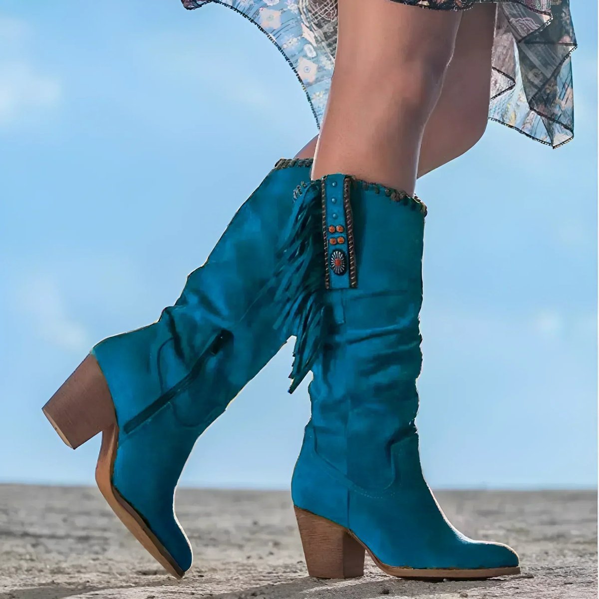 Bottes santiags hautes à franges et détails concho 3