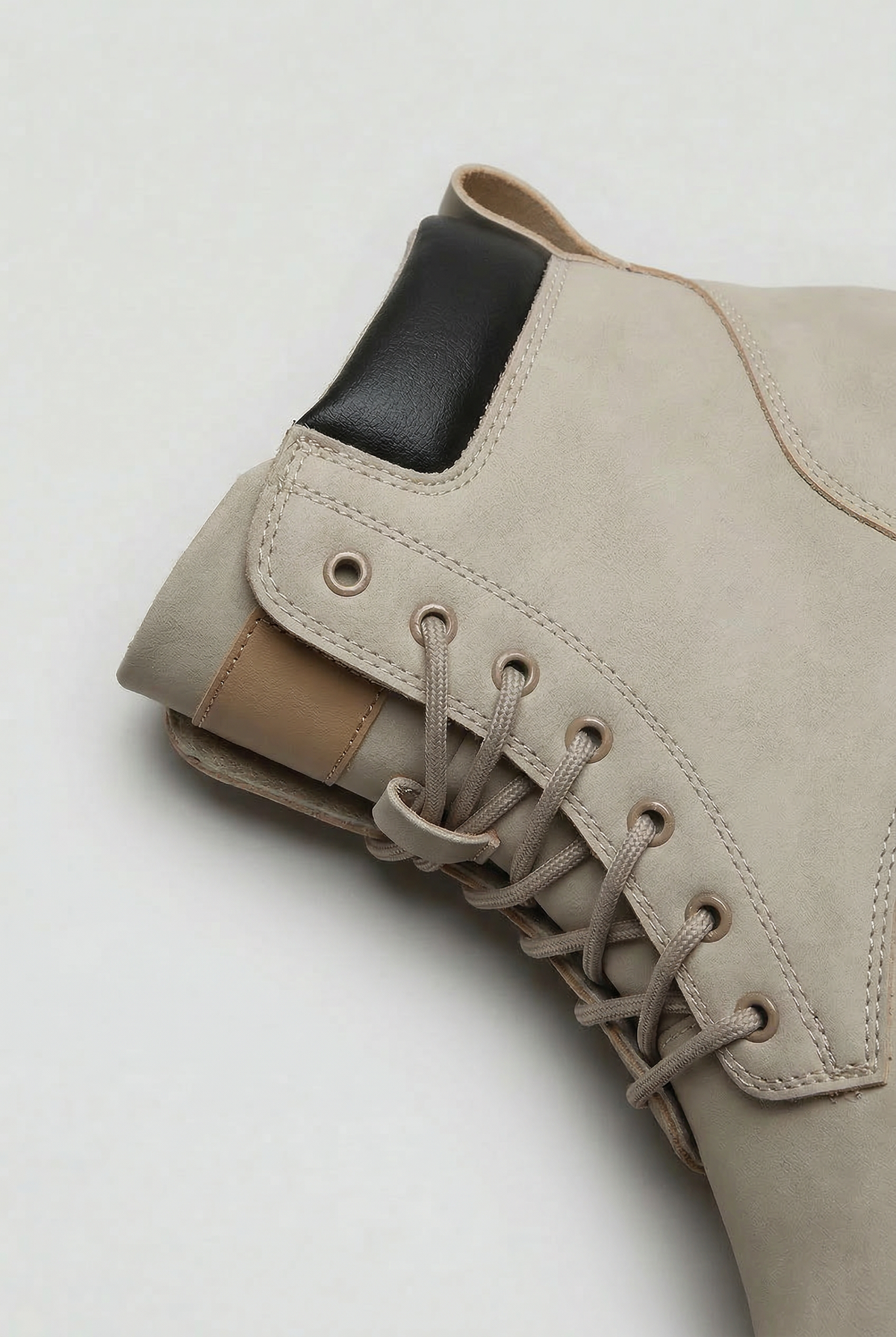 Bottines à lacets homme montantes à semelle crantée aspect nubuck 3