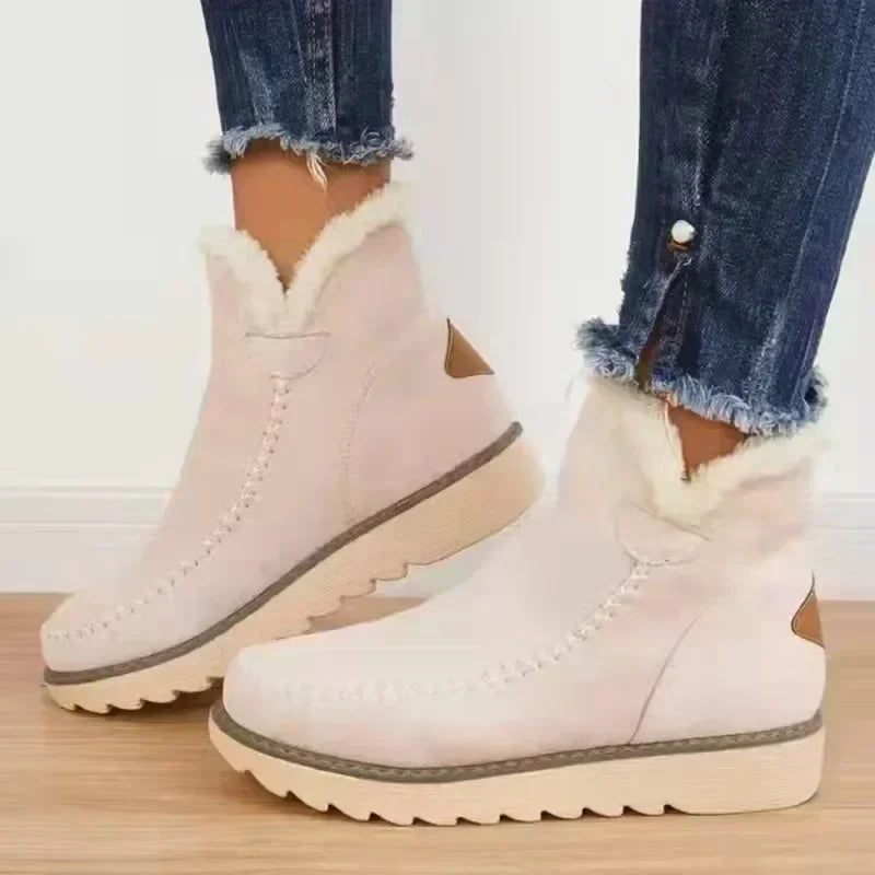 Bottines fourrées femme d'hiver à semelle plate effet daim 3