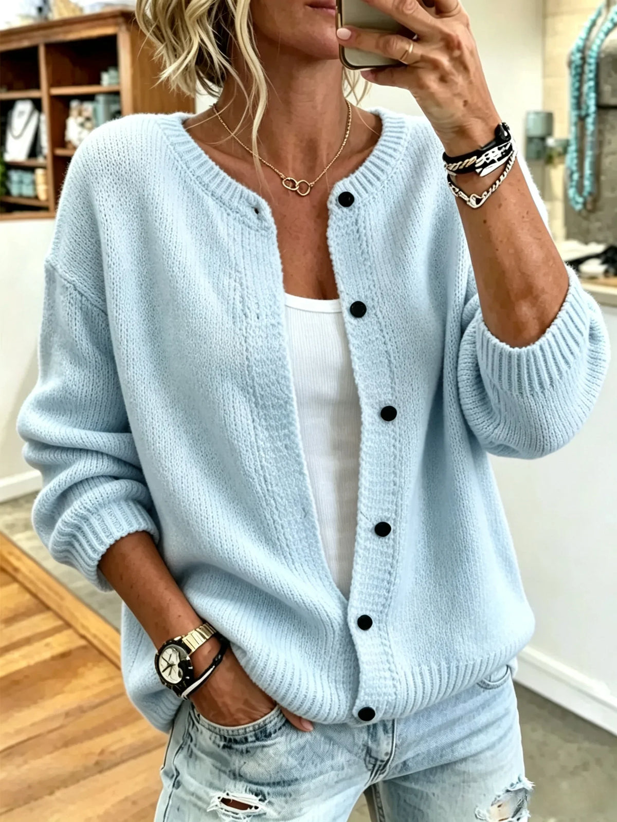 Cardigan en maille femme boutonné col rond manches longues 1