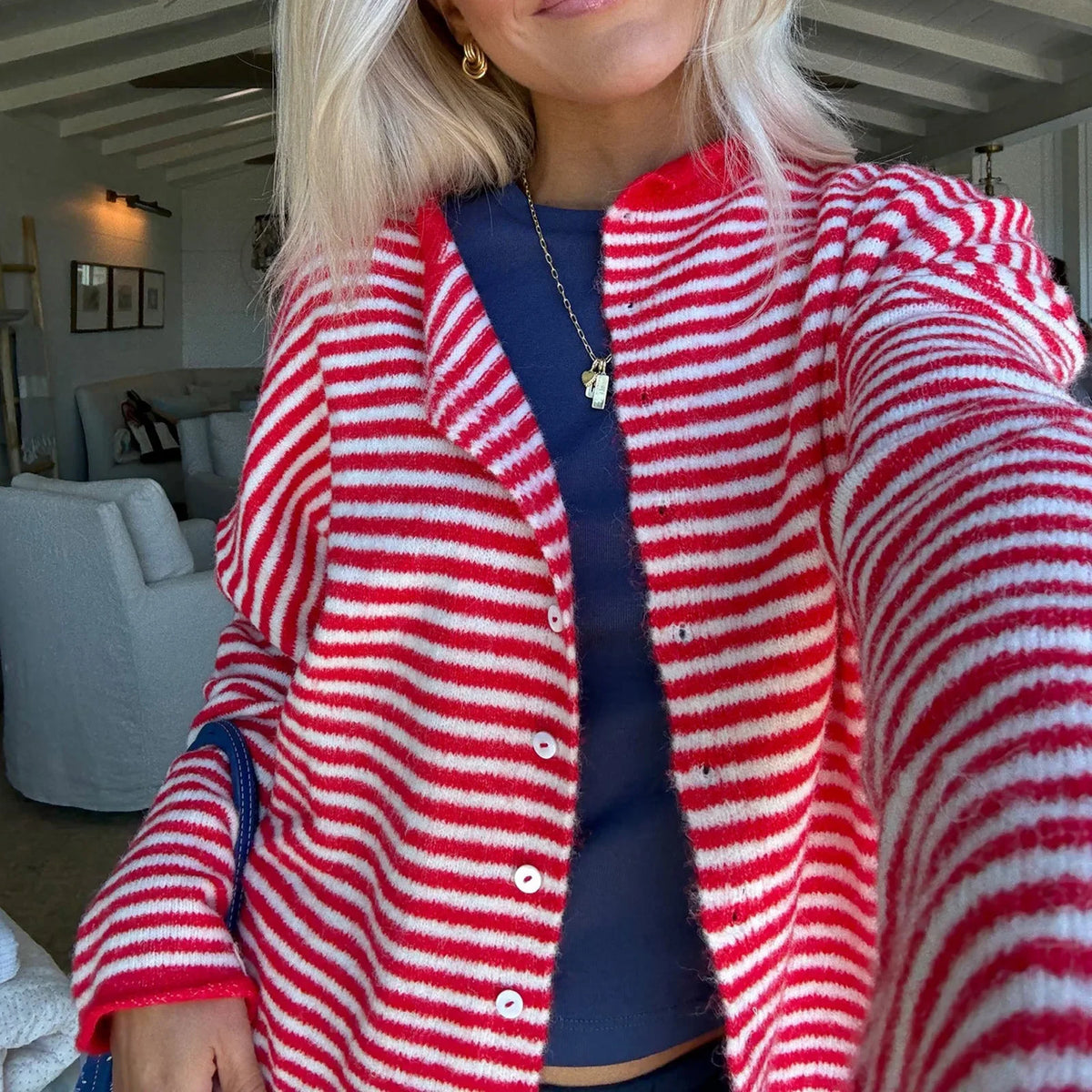 Cardigan femme rayé boutonné à col montant et manches longues 9