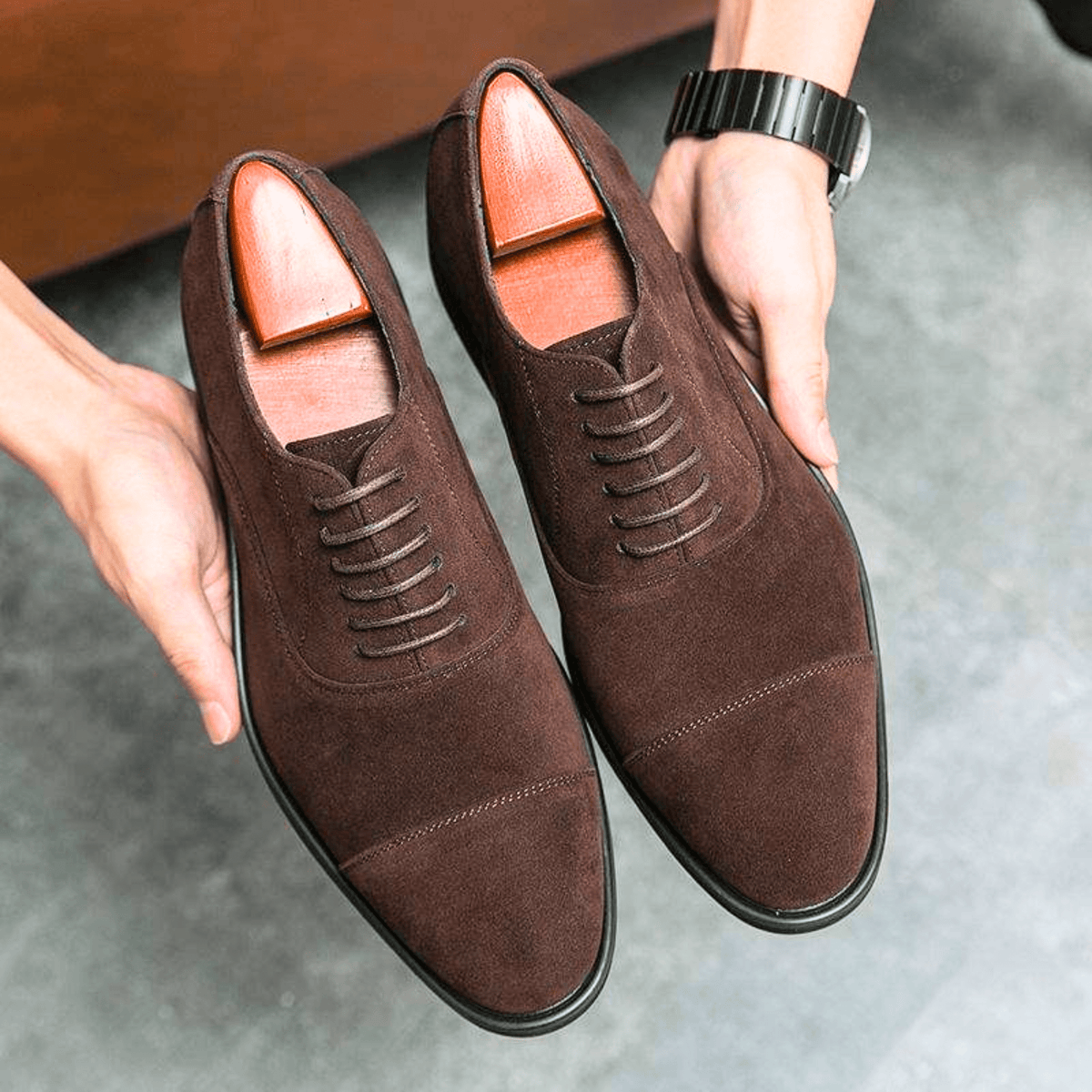 Chaussures richelieu homme en daim à lacets et semelle robuste 1