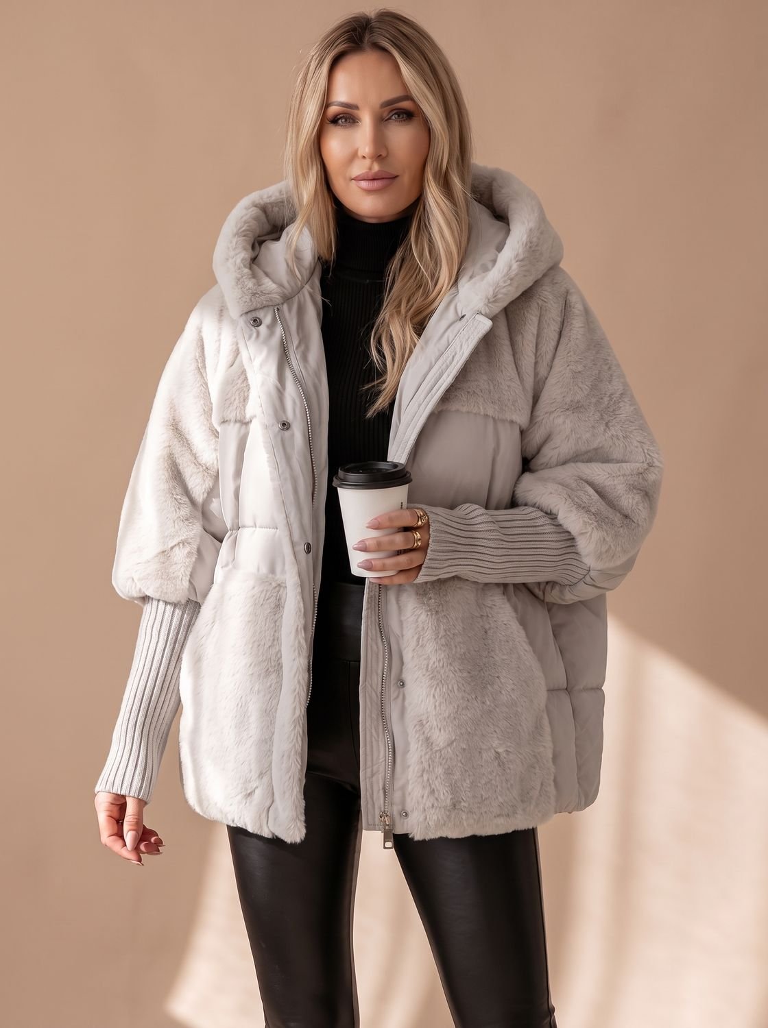 Doudoune oversize femme à capuche en fausse fourrure matelassée 9