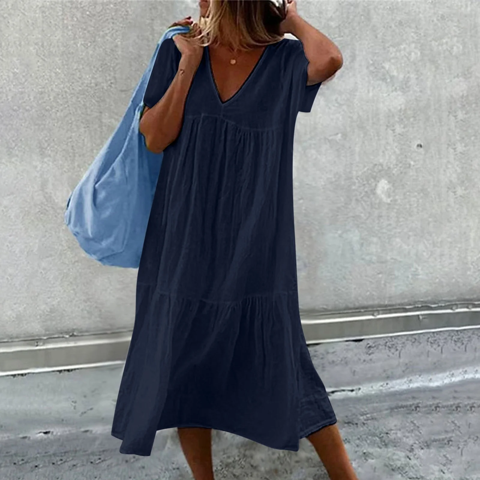 Robe Droite Décontractée avec Col en V – Élégance Légère et Confort au Quotidien