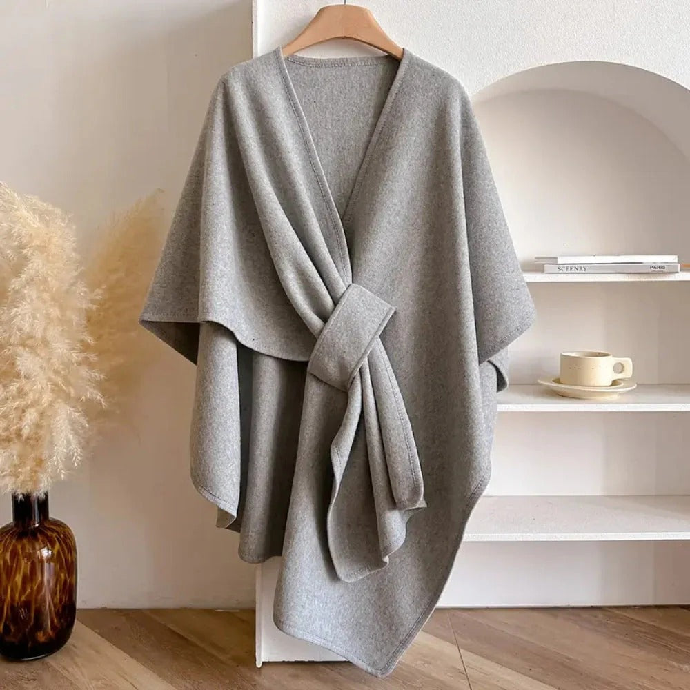 Écharpe poncho femme en laine à boucle frontale 1
