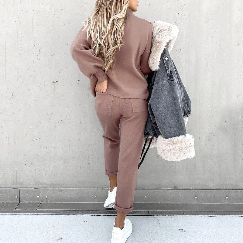 Ensemble femme deux pièces pull et pantalon en matière douce 9