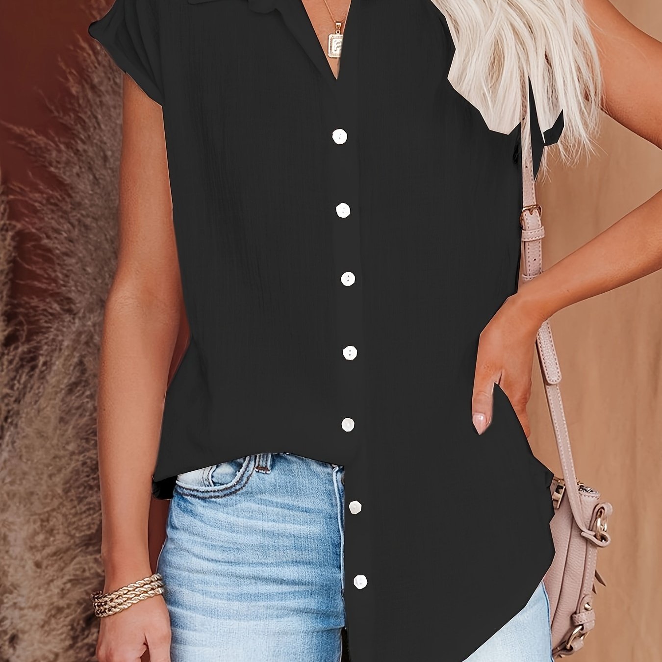 Blouse estivale à boutons – élégance intemporelle et simplicité raffinée