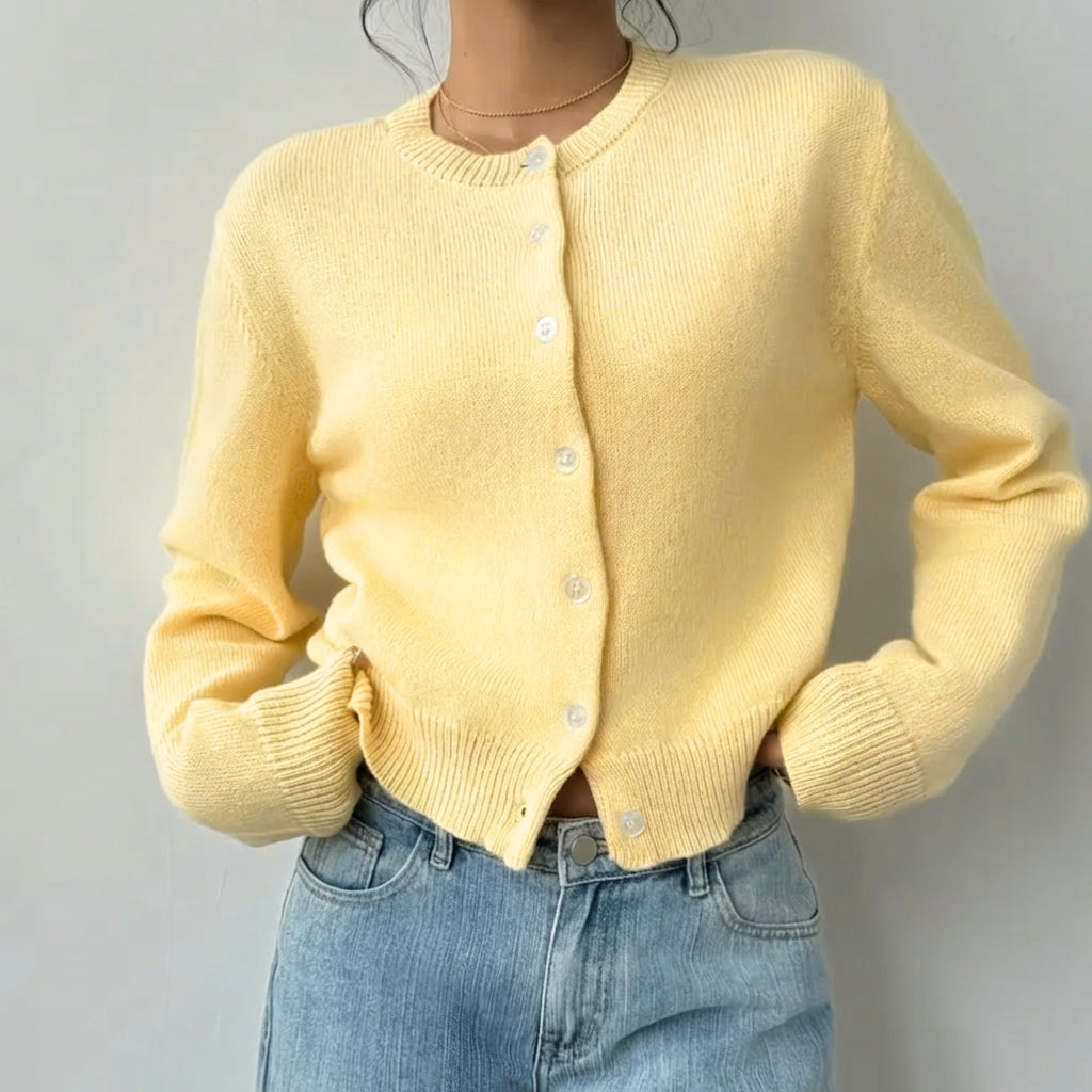 Gilet court en maille femme côtelé boutonné col rond 11