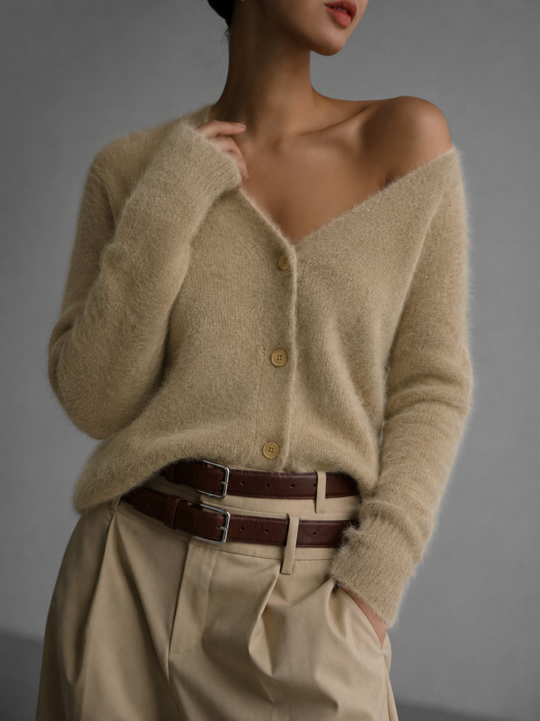 Gilet en maille femme oversize boutonné col V 1