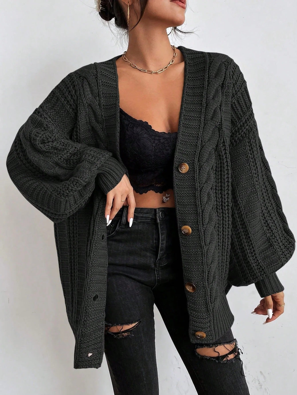 Gilet en maille torsadée femme oversize boutonné col V 4
