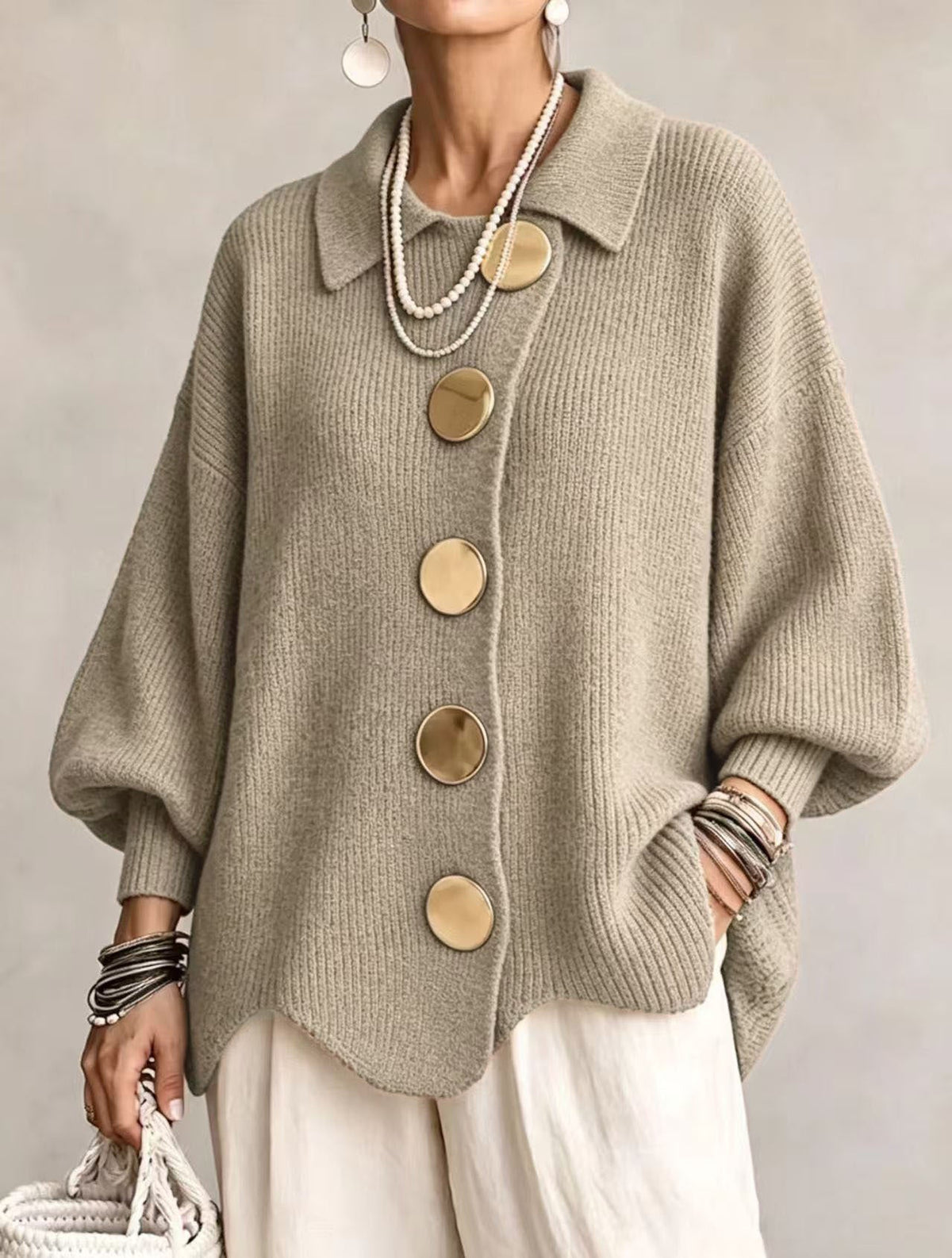 Gilet femme oversize en maille à gros boutons et grand col 10