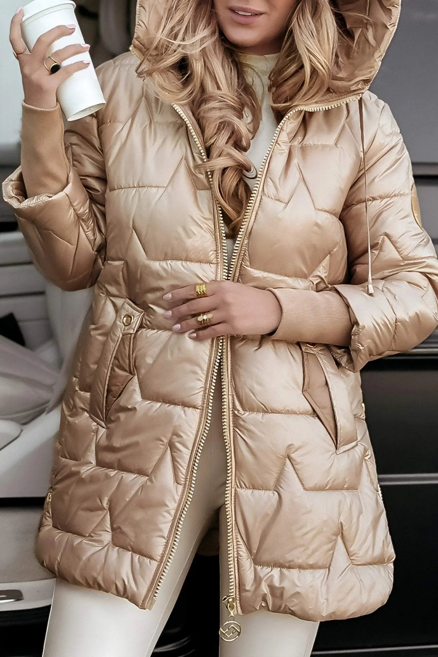Clara – Manteau matelassé d’hiver femme avec capuche