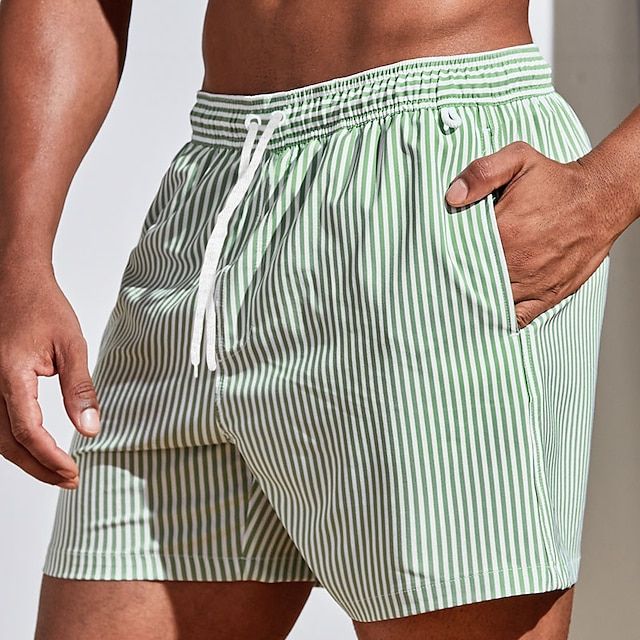 Short de bain rayé pour homme au style marin et confort idéal pour l’été