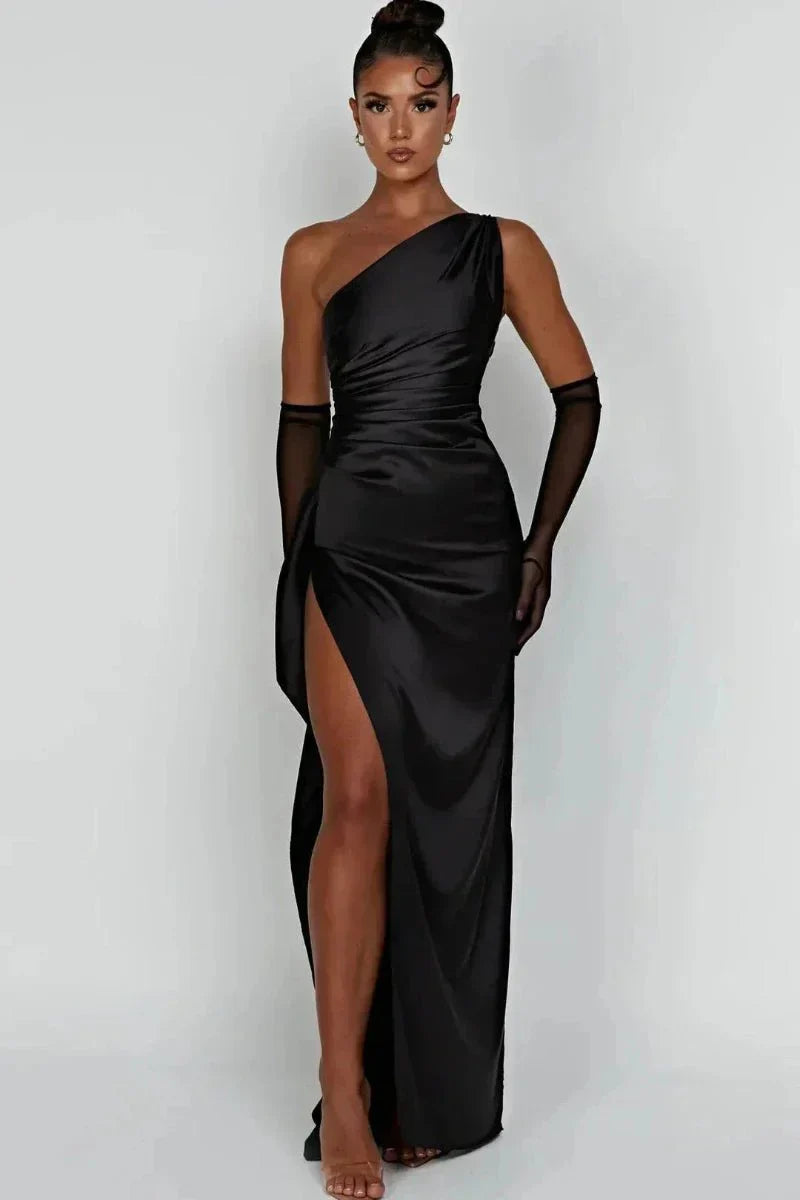 Robe longue asymétrique avec fente – sensualité sculptée et élégance fluide