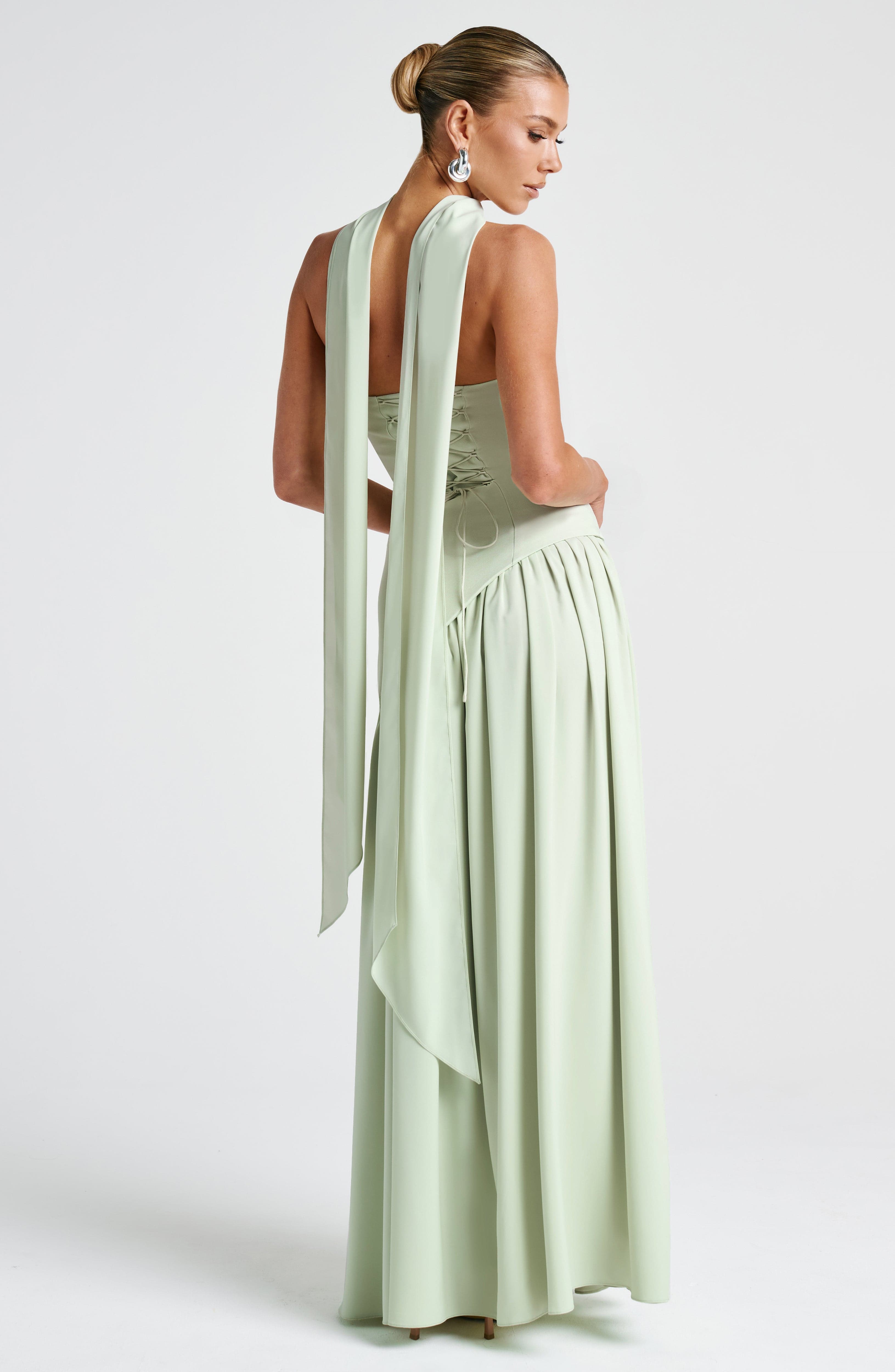 Sophie – Robe maxi bustier avec fente haute et taille asymétrique femme
