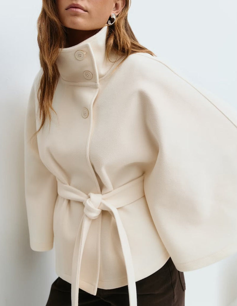 Manteau cape femme en laine à ceinture et col montant 2