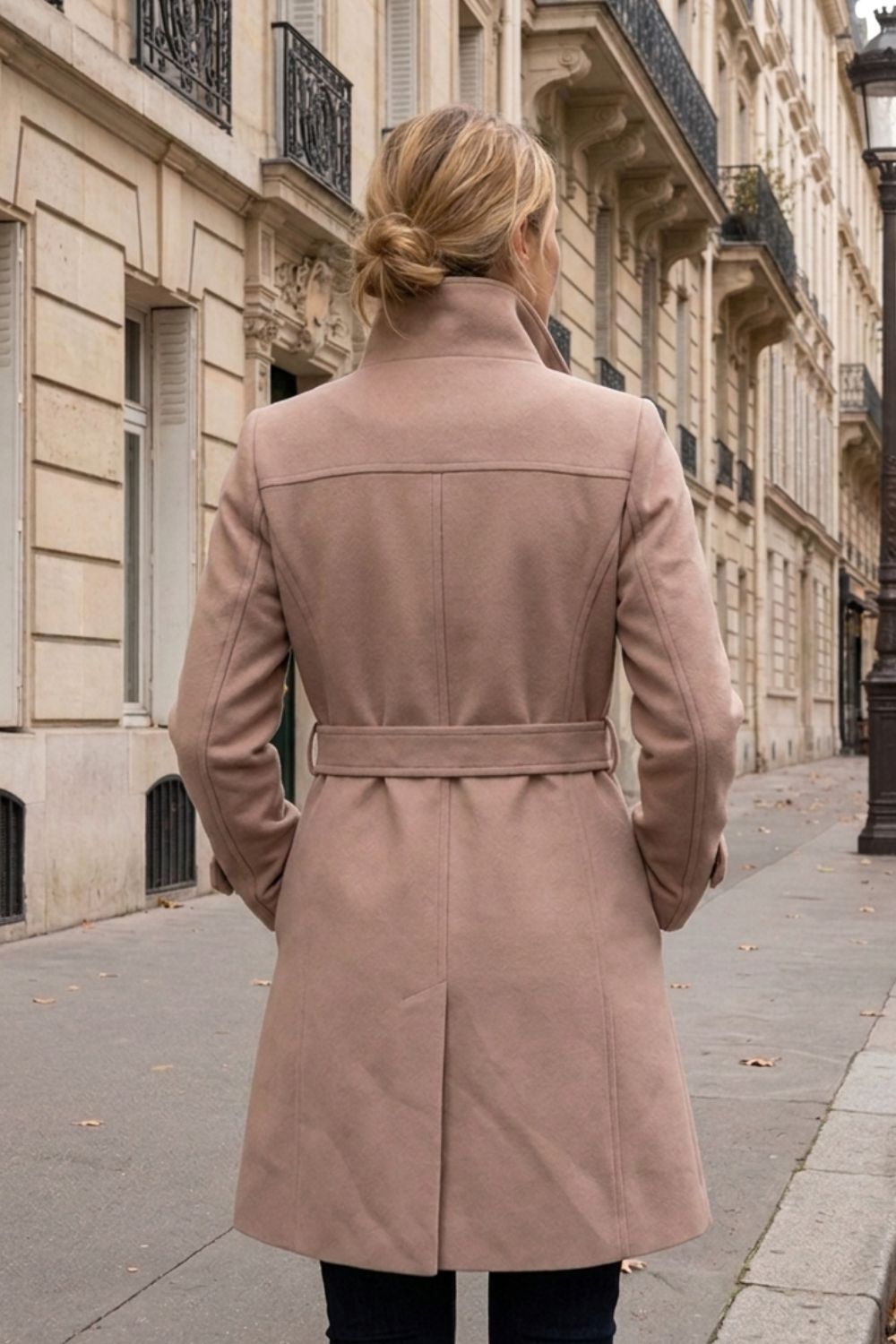 Manteau femme mi-long en suédine à col montant et ceinture 7