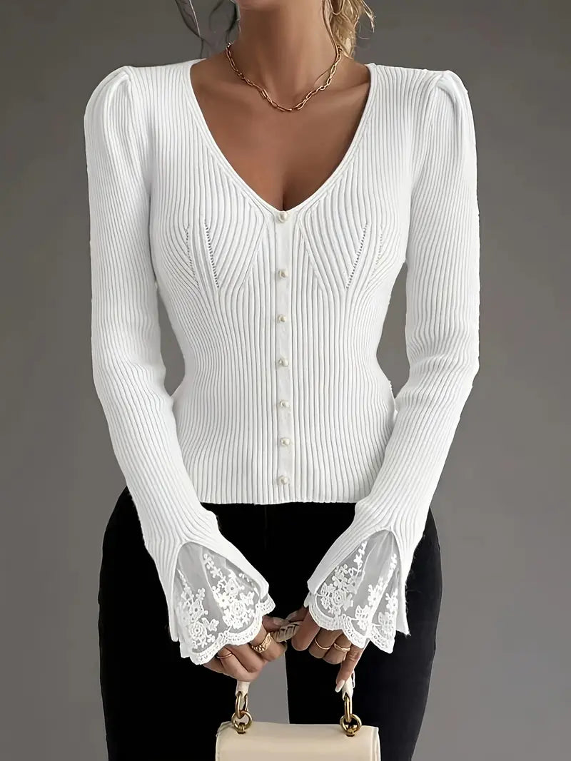 Pull col en V femme en maille côtelée à manches évasées et dentelle 3